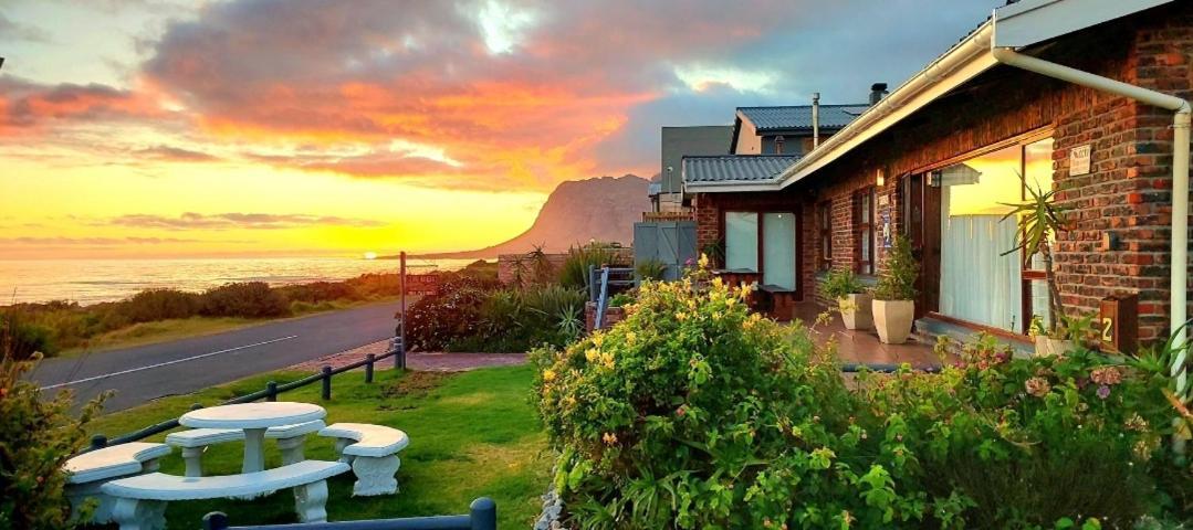 La Mer Seafront Selfcatering Accommodation Kleinmond Buitenkant foto